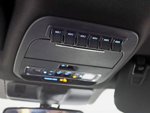 Used 2025 Ford F150 Raptor AWD/4WD image 32