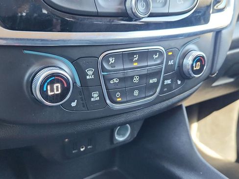 Used 2021 Chevrolet Traverse LT AWD/4WD image 28