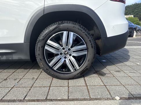 Certified 2024 Mercedes-Benz EQB 250+ image 10
