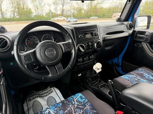 Used 2012 Jeep Wrangler Unlimited Sport w/ PWR Convenience Group AWD/4WD image 16