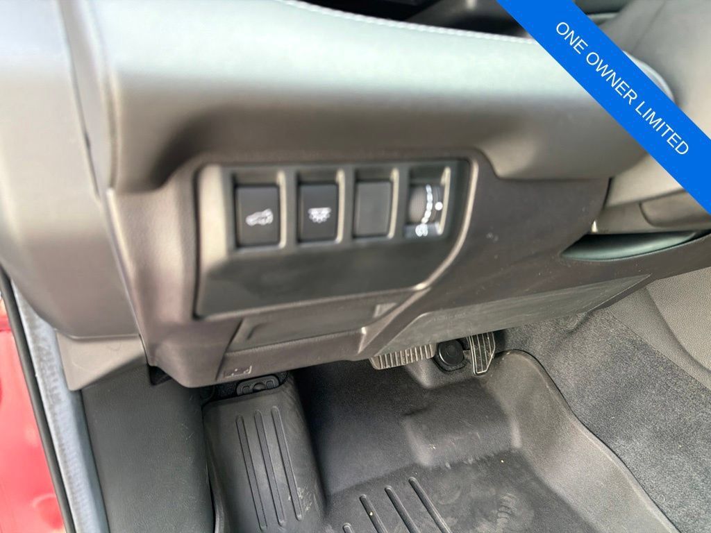 Used 2023 Subaru Ascent Limited w/ Technology Package AWD/4WD image 11