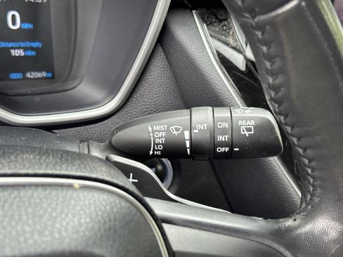 Used 2022 Toyota Corolla SE image 19