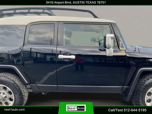 Used 2012 Toyota FJ Cruiser 2WD w/ Upgrade Pkg image 5