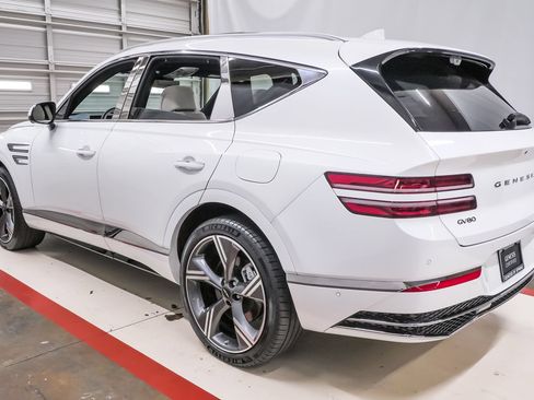 Used 2025 Genesis GV80 3.5T Prestige AWD/4WD image 8
