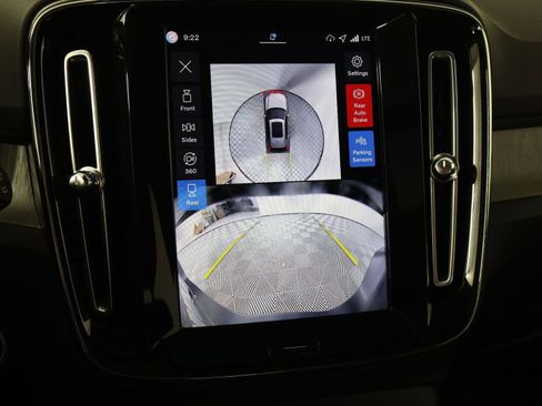 Certified 2026 Volvo XC40 B5 Plus AWD/4WD image 13