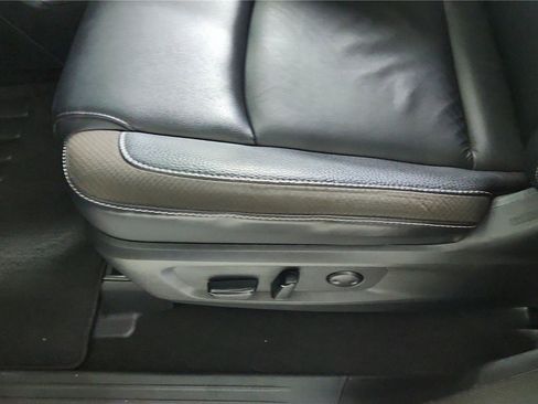 Certified 2024 Nissan Pathfinder SL image 17