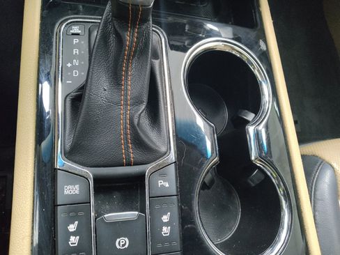 Used 2019 Kia Sedona SX FWD image 26