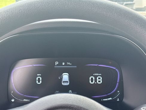 Used 2025 Kia Soul LX w/ LX Technology Package FWD image 17