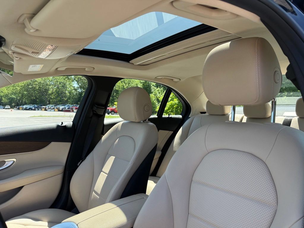 Used 2021 Mercedes-Benz C 300 4MATIC Sedan image 11