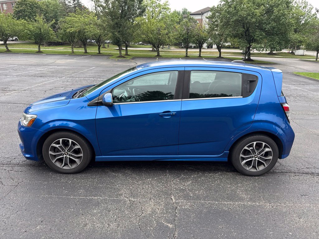 Used 2017 Chevrolet Sonic LT w/ Convenience Package FWD image 4
