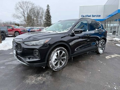 Used 2025 Ford Escape Platinum image 1