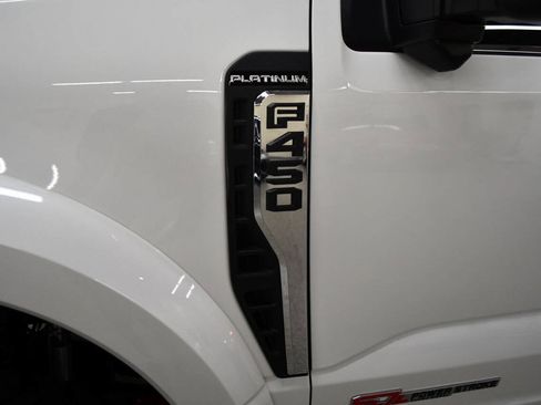 Used 2025 Ford F450 Platinum w/ Platinum Plus Package AWD/4WD image 29