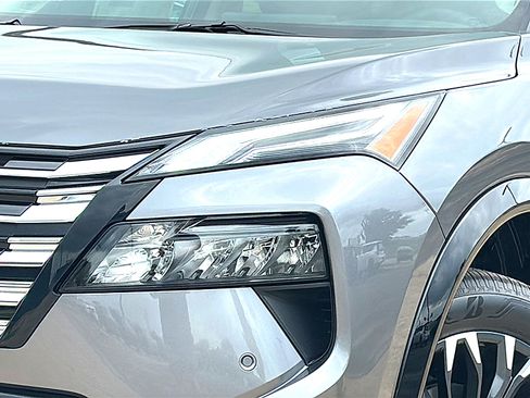 New 2026 Nissan Rogue Platinum AWD/4WD image 4