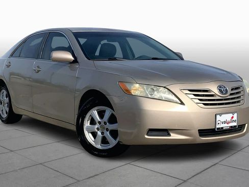 Used 2007 Toyota Camry LE image 2