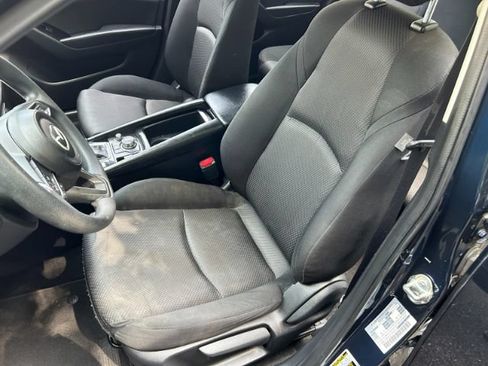 Used 2017 MAZDA MAZDA3 Sport FWD image 9