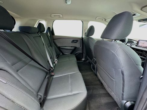 Used 2023 Nissan Rogue S image 18