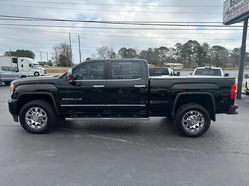 Used 2016 GMC Sierra 2500 Denali w/ Driver Alert Package image 9