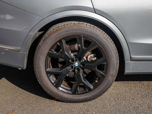 Used 2024 BMW X7 xDrive40i w/ Premium Package image 6