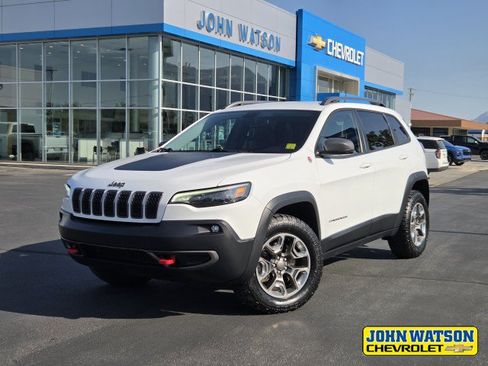 Used 2019 Jeep Cherokee Trailhawk w/ Cold Weather Group AWD/4WD image 1