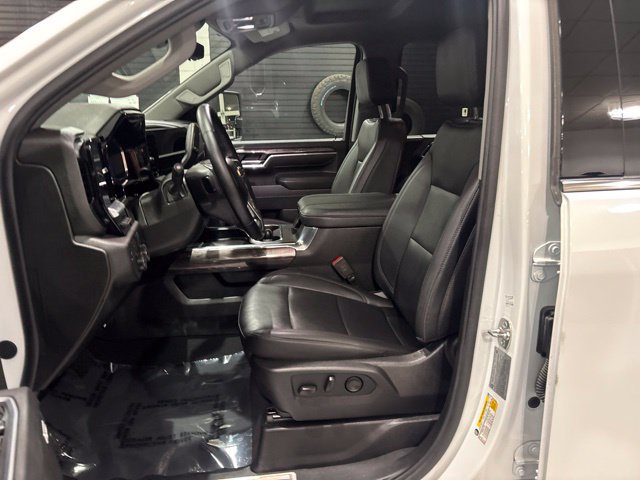 Used 2026 Chevrolet Silverado 2500 LTZ w/ LTZ Convenience Package AWD/4WD image 14