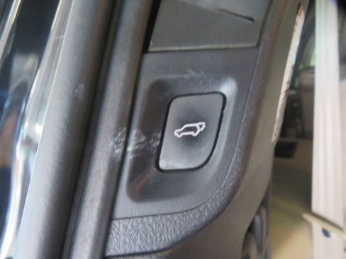 Used 2018 Toyota Sequoia Limited w/ Safety & Convenience Package AWD/4WD image 64