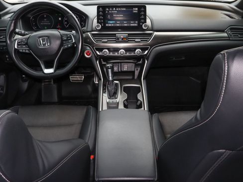 Used 2018 Honda Accord Sport image 10