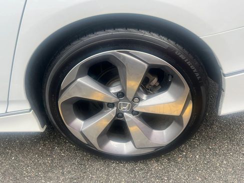 Used 2020 Honda Accord Touring image 10