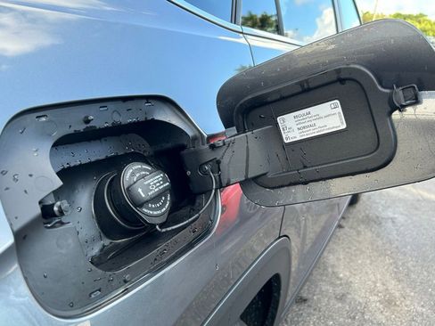 Used 2024 Volkswagen Atlas Cross Sport SE image 35