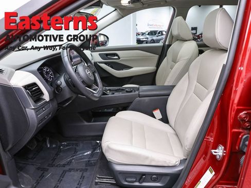 Used 2023 Nissan Rogue SV w/ SV Premium Package AWD/4WD image 14