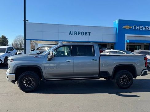 Used 2024 Chevrolet Silverado 3500 LTZ w/ LTZ Premium Package image 2