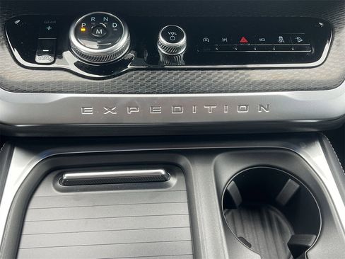 New 2025 Ford Expedition Platinum w/ Stealth Performance Package image 7