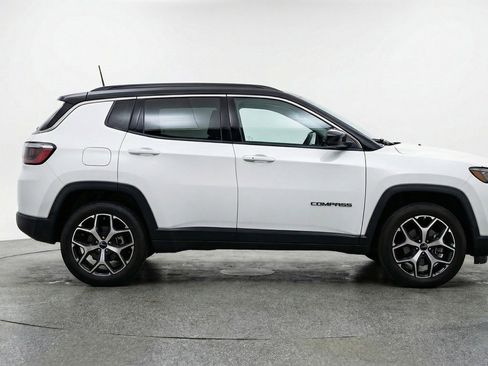 Used 2025 Jeep Compass Limited AWD/4WD image 11