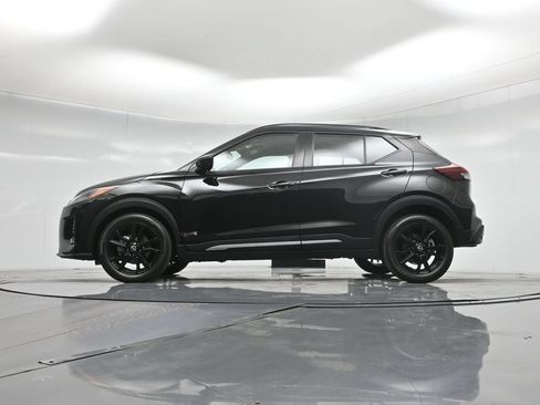 Used 2023 Nissan Kicks SR w/ SR Premium Package FWD image 52