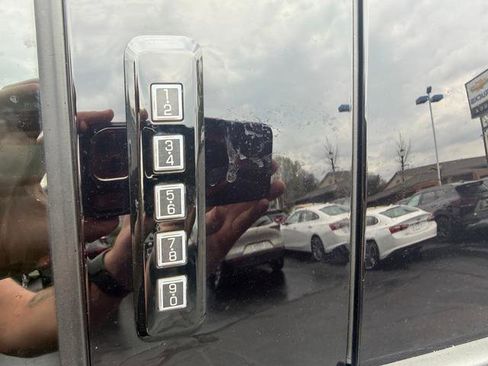 Used 2018 Ford F150 XLT w/ Trailer Tow Package image 9