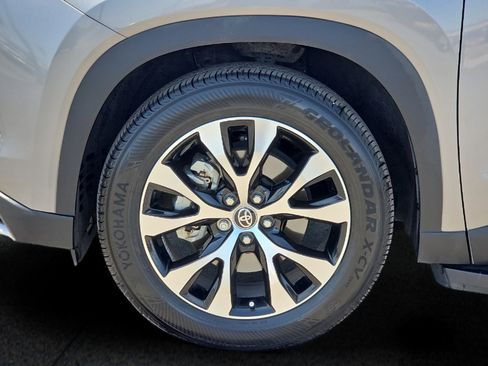 Used 2025 Toyota Grand Highlander AWD Hybrid image 8