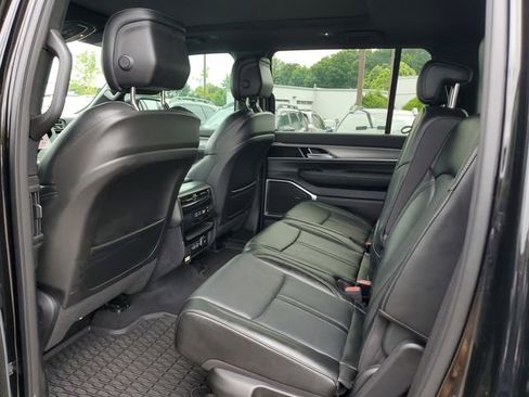 Certified 2024 Jeep Wagoneer Series II AWD/4WD image 14