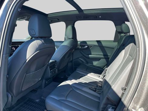 Used 2024 Audi Q7 3.0T Premium Plus image 8