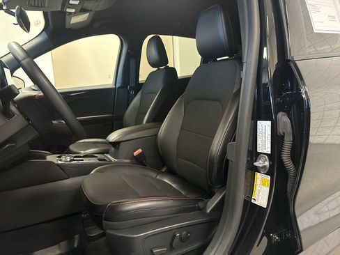 Used 2024 Ford Escape ST-Line w/ Tech Pack #1 image 8