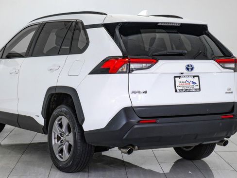 Used 2024 Toyota RAV4 LE image 60