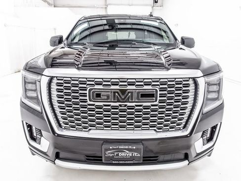 Used 2021 GMC Yukon Denali w/ LPO, Illumination Package RWD image 9