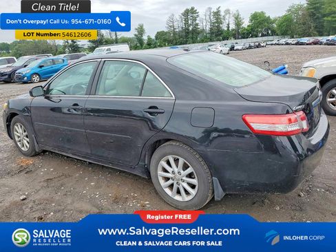 Used 2011 Toyota Camry XLE FWD image 3