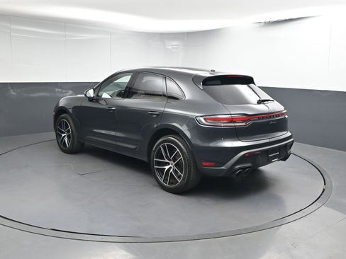 Used 2022 Porsche Macan image 3
