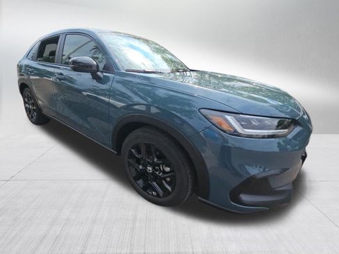 Used 2025 Honda HR-V Sport image 3