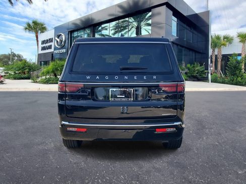 Used 2024 Jeep Wagoneer Series II w/ Flexible Seating Group image 4