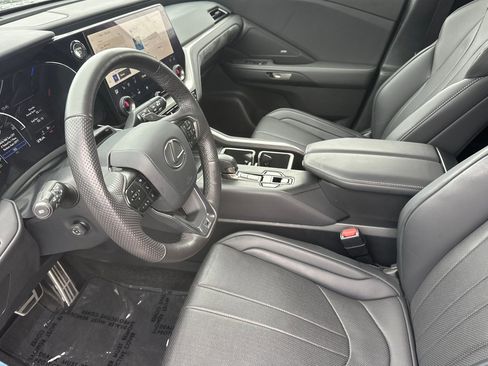 Used 2024 Lexus TX 500h AWD image 10