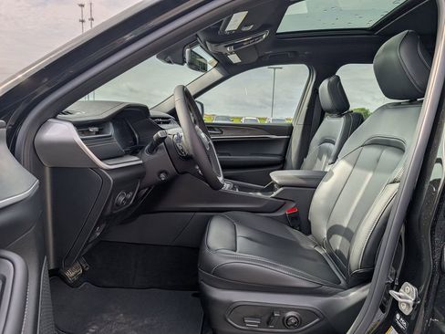 New 2026 Jeep Grand Cherokee L Limited AWD/4WD image 5