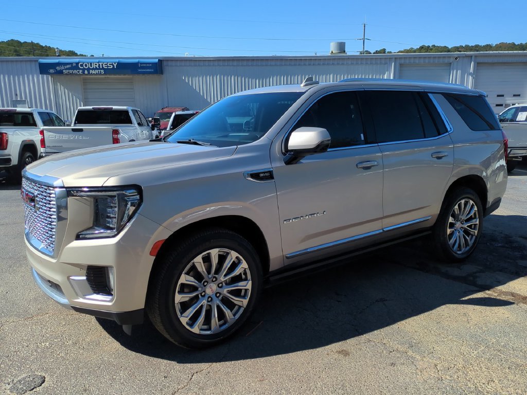 Used 2023 GMC Yukon Denali AWD/4WD image 9