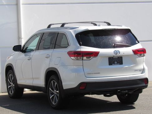 Certified 2019 Toyota Highlander XLE AWD/4WD image 5