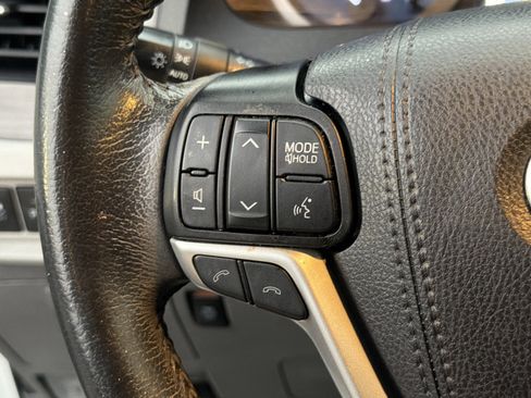 Used 2020 Toyota Sienna XLE image 26