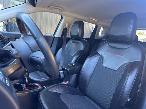 Used 2021 Jeep Compass Trailhawk image 11